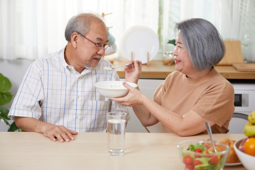 Ăn gì, tập gì để "miễn nhiễm" với đột quỵ? Lời khuyên từ chuyên gia tim mạch